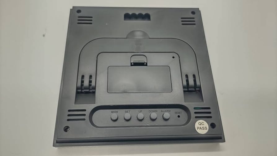 ゴールドジム　時計 GOLD'S GYM × G-SHOCK DW-5600VT 腕時計 USED超美品 ゴールド